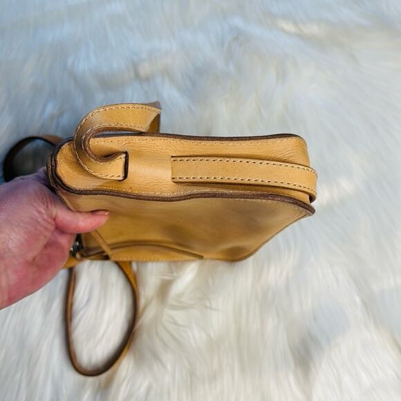 Madewell Nude Leather Simple Crossbody Bag - Picture 5 of 9